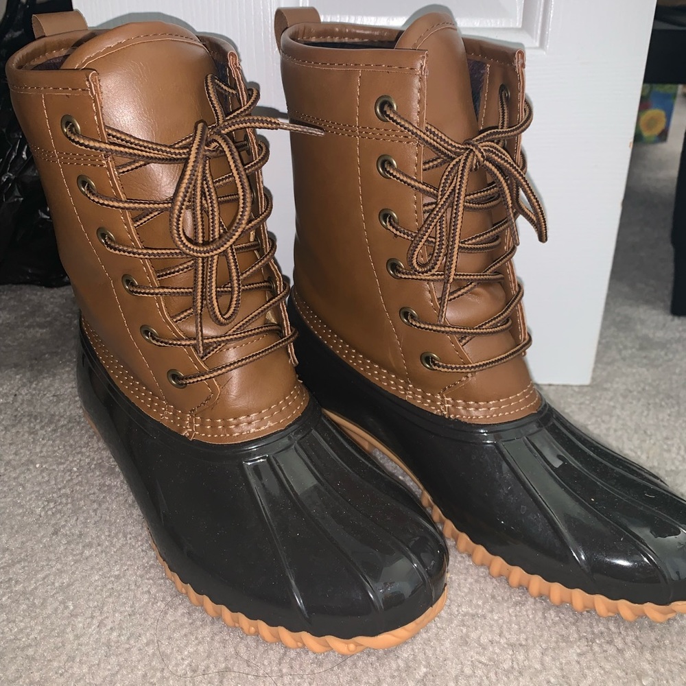 Duck boots 6.5-7 W